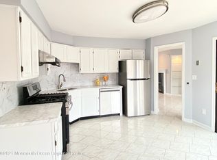 28 Emerald Ln, Old Bridge, NJ 08857