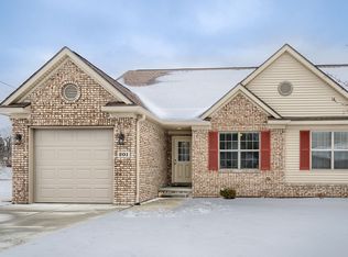 201 Jonathon Dr, Almont, MI