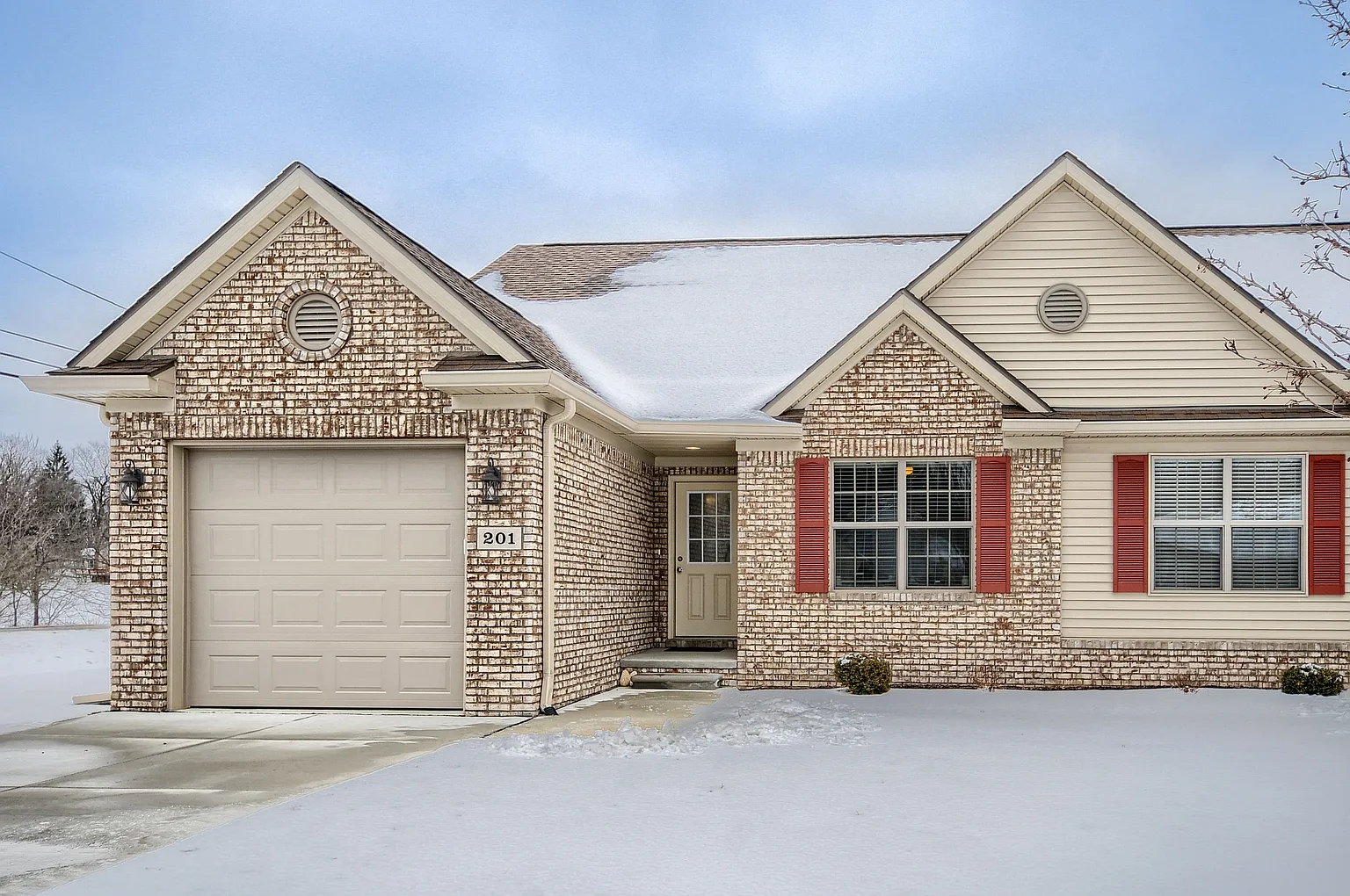 201 Jonathon Dr photo 1