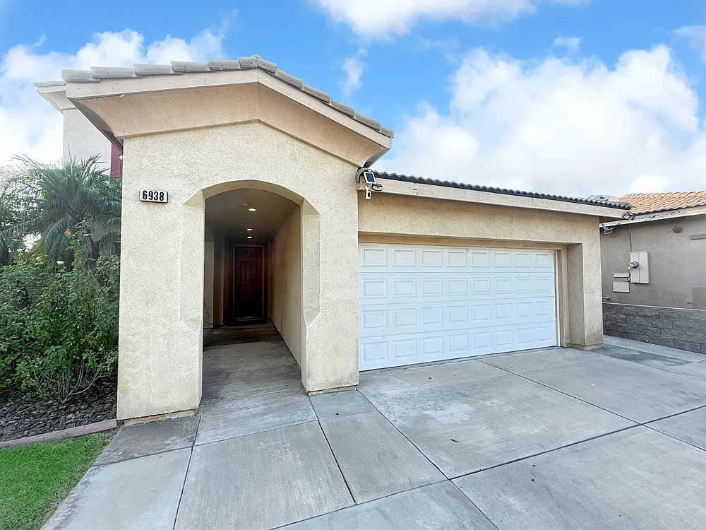 5 bed, 3136 sqft, $4,200 — Photo 3
