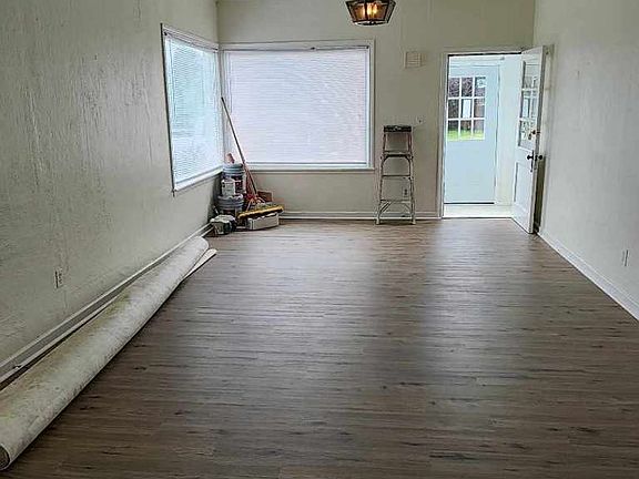 3rd image of 411 N St