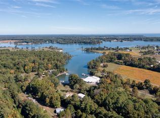 1849 Ocran Rd, White Stone, VA 22578