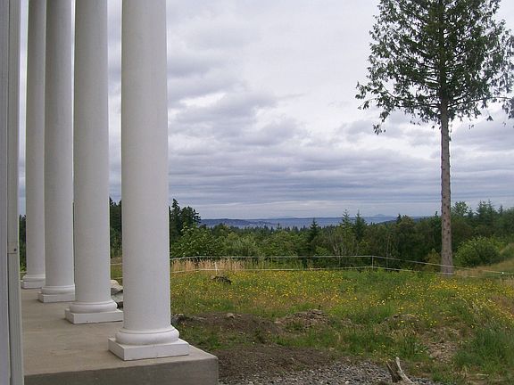 The views are so beautiful! Enjoy Port Townsend, the bay and Indian Island.