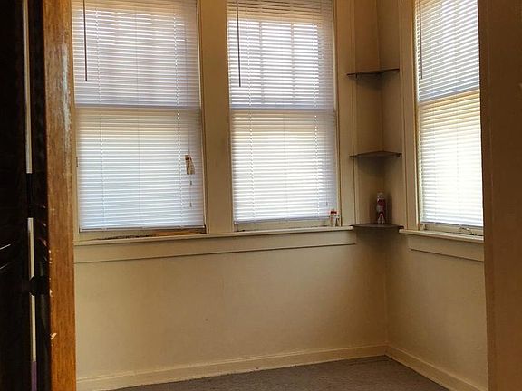 5th image of 4010 Pulaski St APT 1F-2