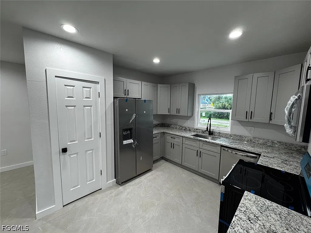 2 bed, 2.0 bath, 1189 sqft, $1,700 — Photo 3