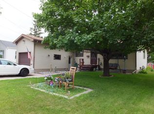 706 14th St N, Moorhead, MN 56560