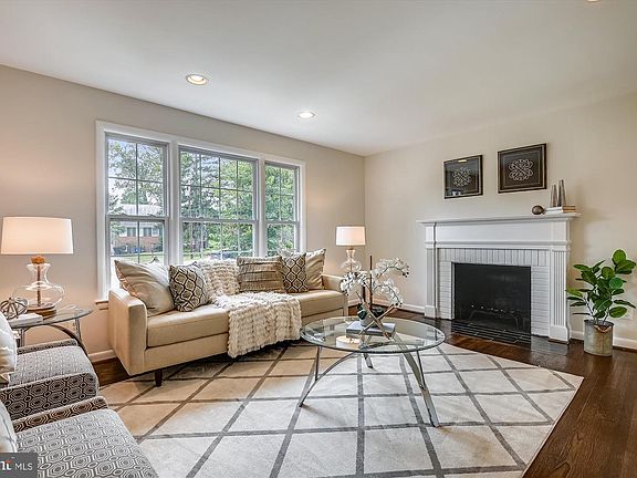 3rd image of 5913 Greenlawn Dr