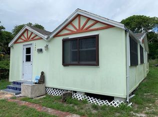 1943 N 3rd St, Fort Pierce, FL 34950