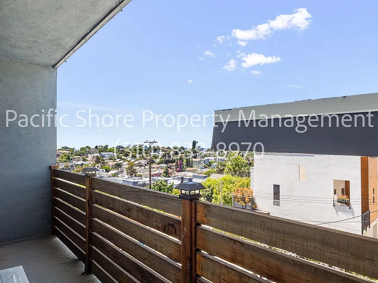1315 Montana Apartments — Photo 8