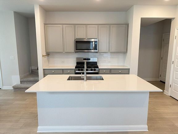 5th image of 8311 Springsteen Dr #318