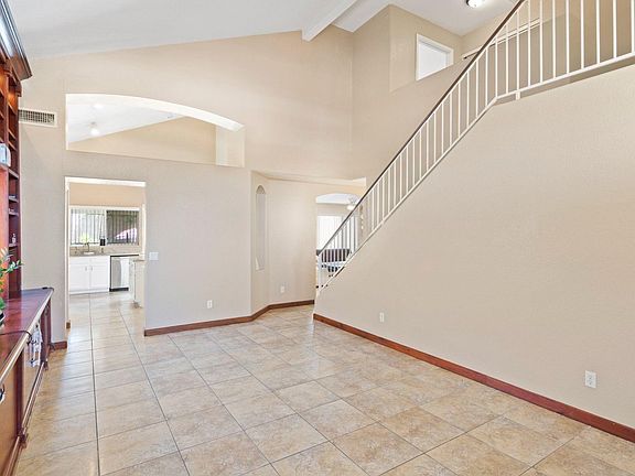 5th image of 880 W Park Ave
