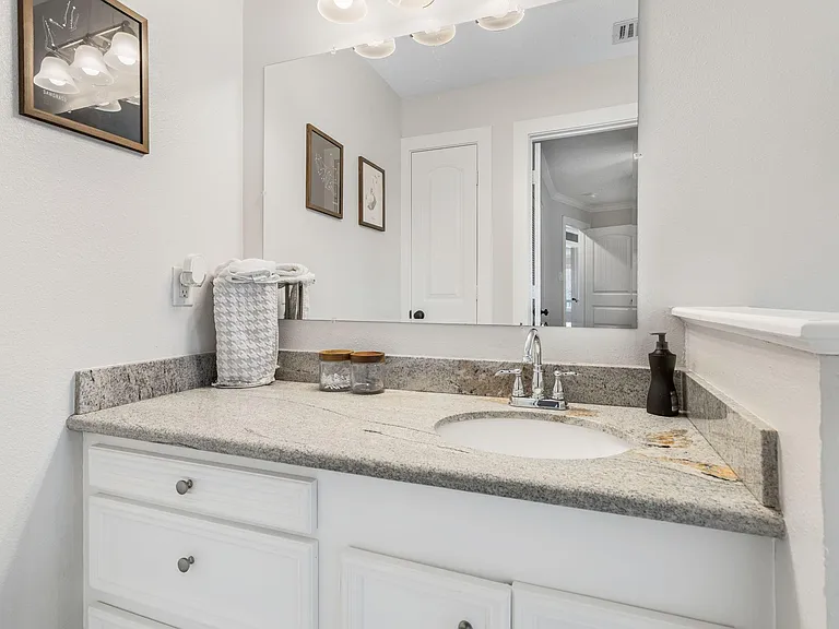 3203 Poe Dr — Photo 25
