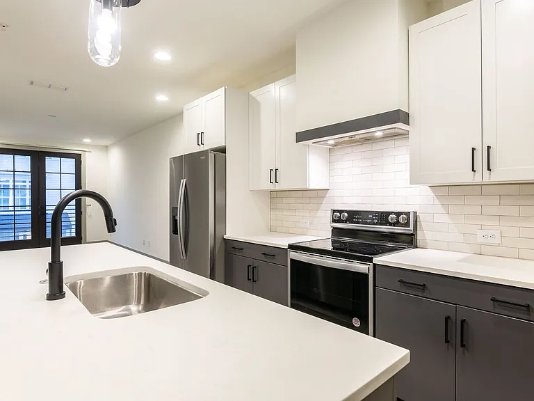 28 Becker Pl — Photo 7