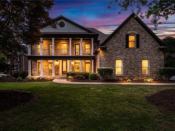 3rd image of 861 Woodleaf Park Dr