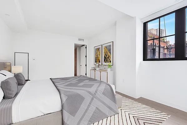 Rented by SERHANT. | media 19