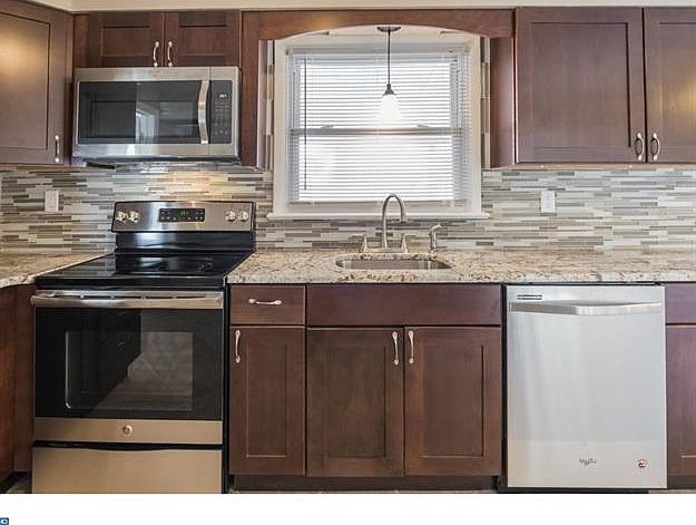1st image of 48 Larkspur St
