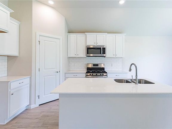 4th image of 8328 NW 163rd Ter