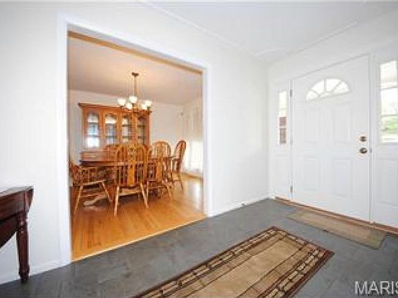 3rd image of 3785 Seville Dr