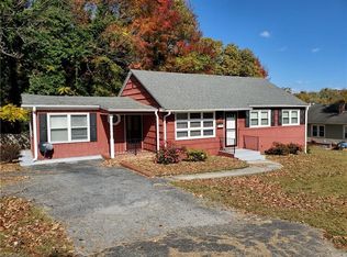 115 Galloway St, Mount Airy, NC 27030