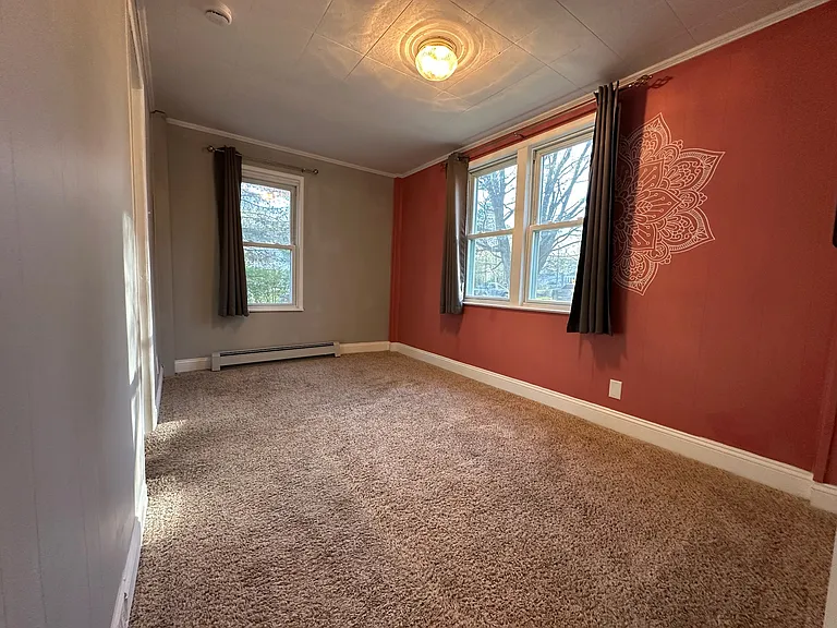 720 W Commerce Rd — Photo 8