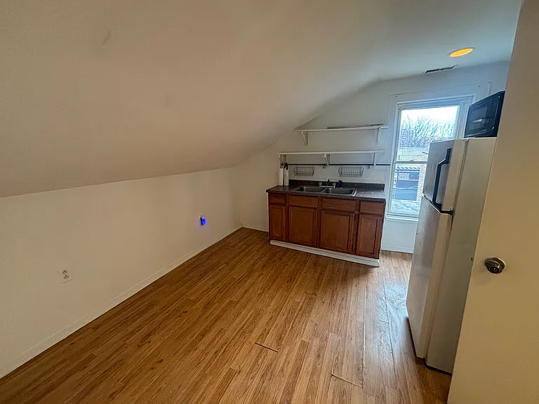 1116 W Grand Ave #3 — Photo 6