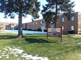 6787 York Rd APT 210, Parma Heights, OH 44130