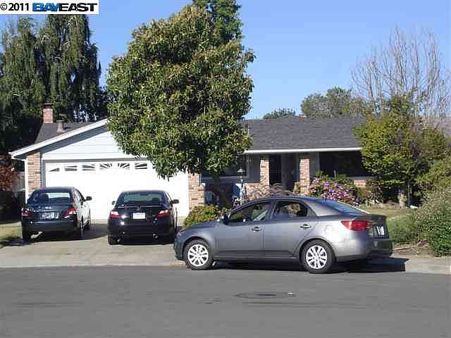 1st image of Zinnia Ct