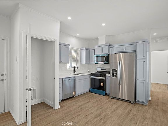 5th image of 6154 Mission Blvd #66
