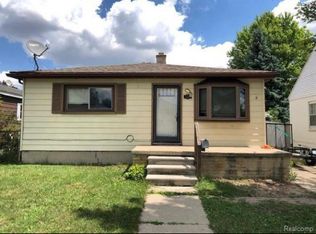 5611 Croissant St, Dearborn Heights, MI 48125