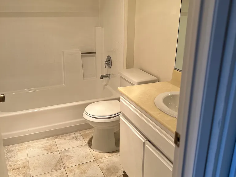 5544 Yolanda Ave #202 — Photo 7