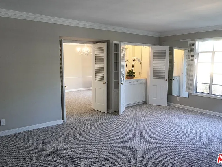 951 Masselin Ave — Photo 5