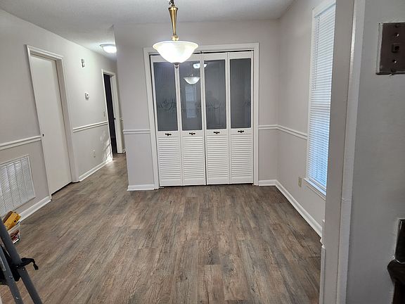 4th image of 410 Devonwood Ct #410