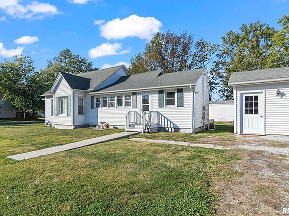 5th image of 302 N Lincoln St