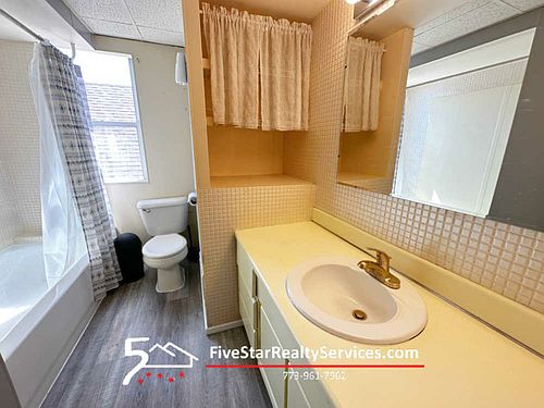 5th image of 2548 N Rutherford Ave #2