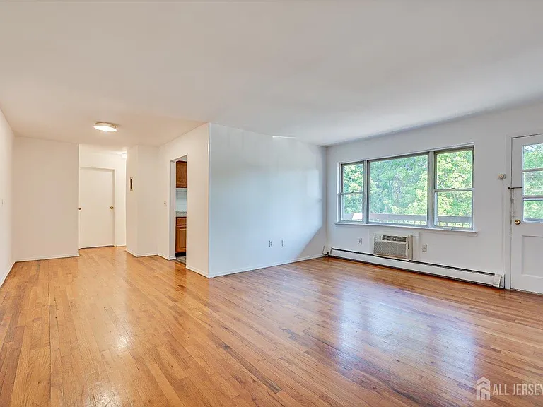 55 Gills Ln #28 — Photo 6
