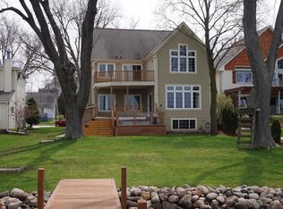 509 Park Ave, Pewaukee, WI 53072