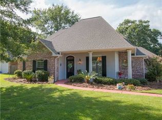 11145 N River Vue Cir, Biloxi, MS 39532