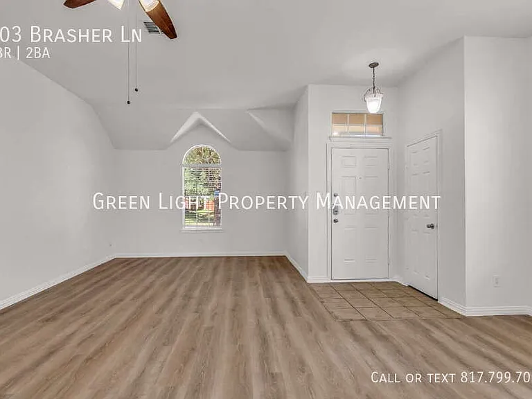 403 Brasher Ln — Photo 5