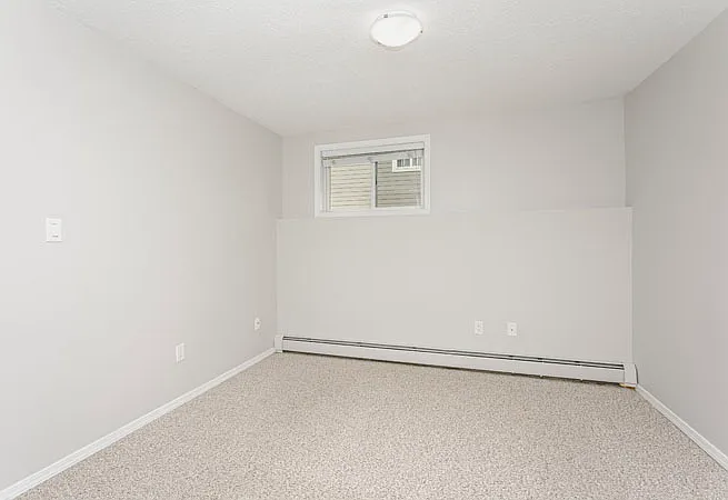Hillview Estates Apartments Edmonton — Photo 2