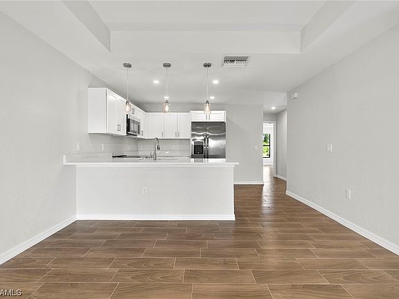 4th image of 2421-2423 Mansfield Ave S