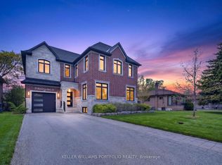 9 Baintree East St, Toronto, ON M3H 3X4