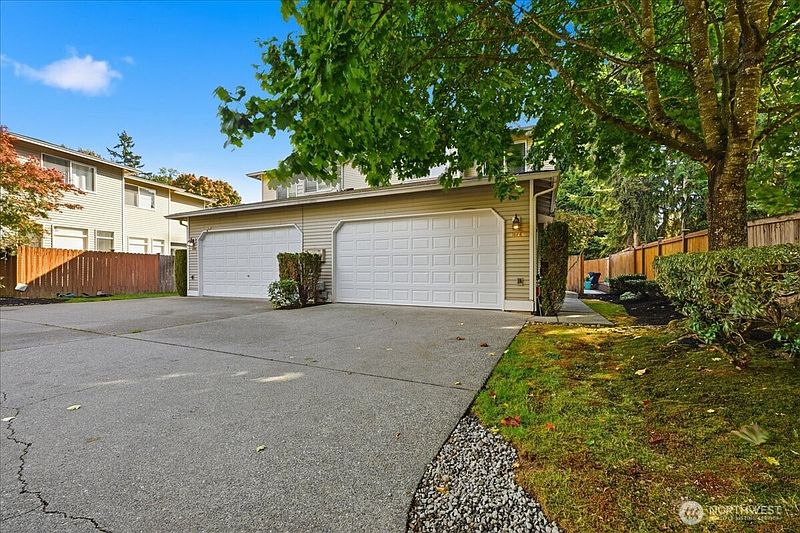 4th image of 1526 121st Street SW