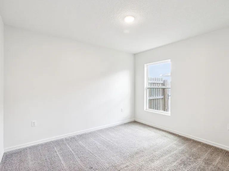 766 SE Academy Ln — Photo 26