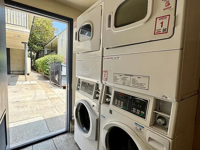 275 N. Oakland — Photo 14