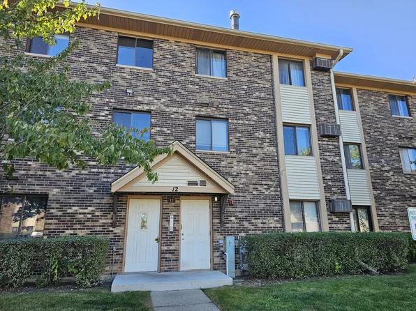 12 Parkside Ct APT 9, Vernon Hills, IL 60061