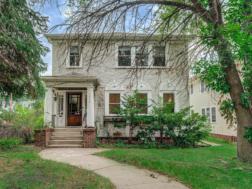 2078 Saint Clair Ave #2