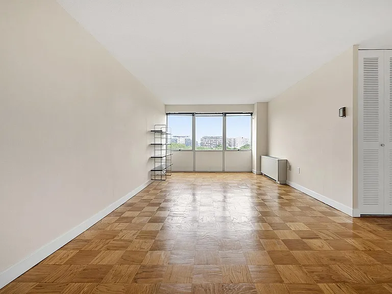 1301 Delaware Ave SW #812 — Photo 18