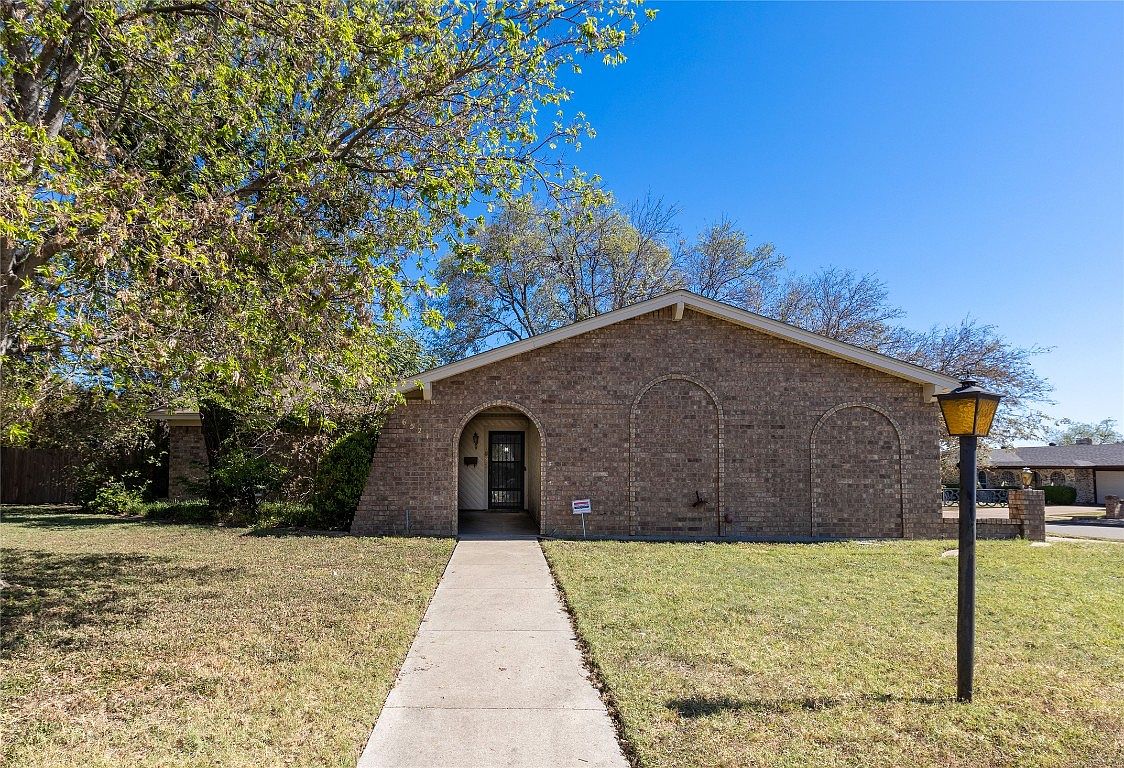 6521 Lawndale Dr, Edgecliff Village, TX 76134 Zillow