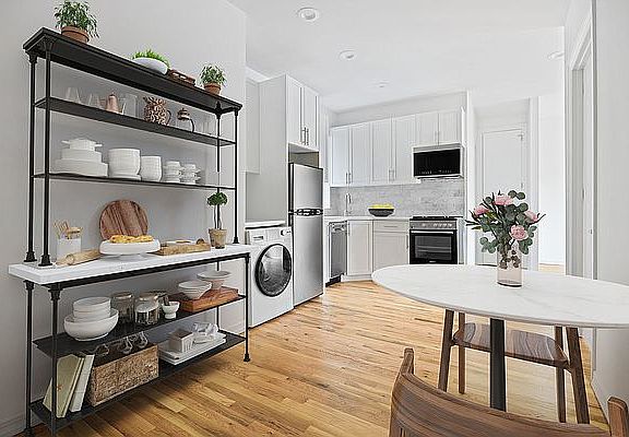 3rd image of 509 12th St APT 2a