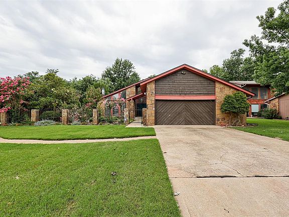 2nd image of 13501 Fox Hollow Rdg
